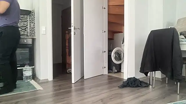 Snapshot of ALPHANDRE chatting on 03/05/25, 06:01 ALPHANDRE online show from 03/05/25, 06:01