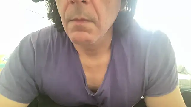 Snapshot of ALPHANDRE chatting on 03/05/25, 09:05 ALPHANDRE online show from 03/05/25, 09:05