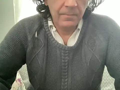 Snapshot of ALPHANDRE chatting on 03/11/25, 09:02 ALPHANDRE online show from 03/11/25, 09:02