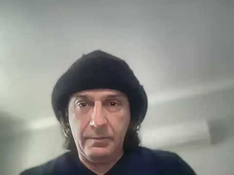 Snapshot of ALPHANDRE chatting on 11/15/25, 06:22 ALPHANDRE online show from 11/15/25, 06:22