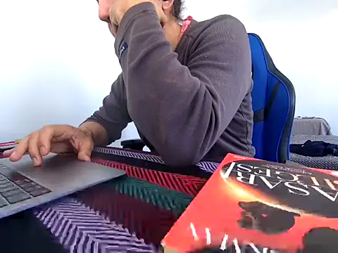 Snapshot of ALPHANDRE chatting on 11/16/25, 09:48 ALPHANDRE online show from 11/16/25, 09:48