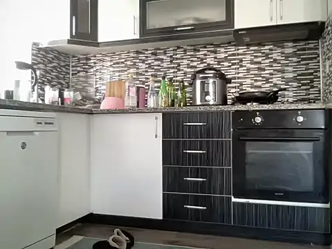 Snapshot of ALPHANDRE chatting on 11/18/25, 08:30 ALPHANDRE online show from 11/18/25, 08:30