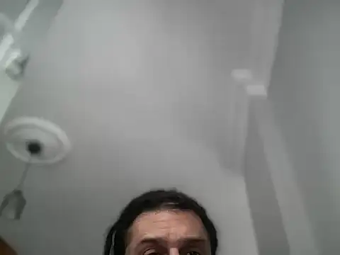 Snapshot of ALPHANDRE chatting on 12/04/25, 07:28 ALPHANDRE online show from 12/04/25, 07:28