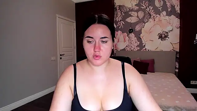 Roxie Bradley online show from 09/13/25, 05:40