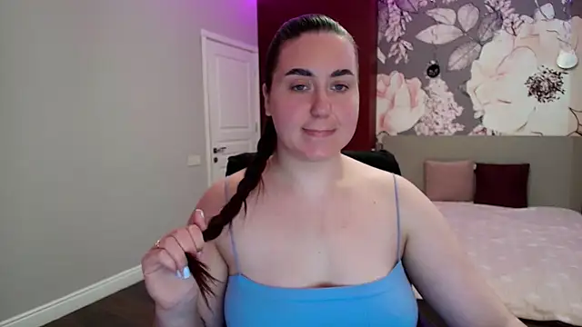 Roxie Bradley online show from 04/11/26, 07:45