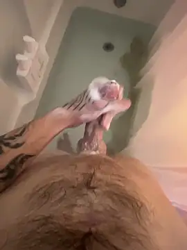 Snapshot of ThatTattooedGuy chatting on 11/07/25, 06:35 ThatTattooedGuy online show from 11/07/25, 06:35