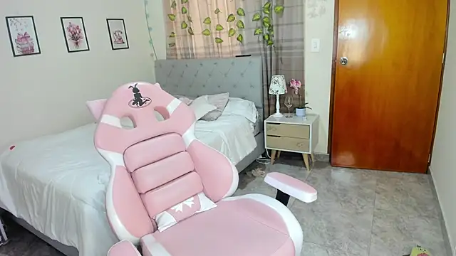 charlott7 online show from 10/06/25, 11:29