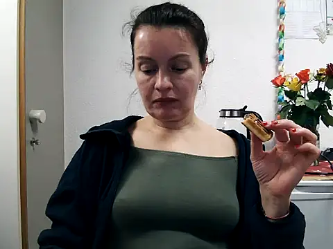 LoveNBloom online show from 12/31/24, 08:45