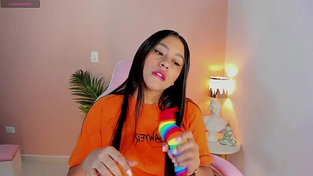 Snapshot of Ciara8 chatting on 10/25/25, 12:02 Ciara8 online show from 10/25/25, 12:02