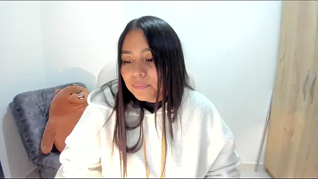 Snapshot of Ciara8 chatting on 01/10/26, 06:48 Ciara8 online show from 01/10/26, 06:48