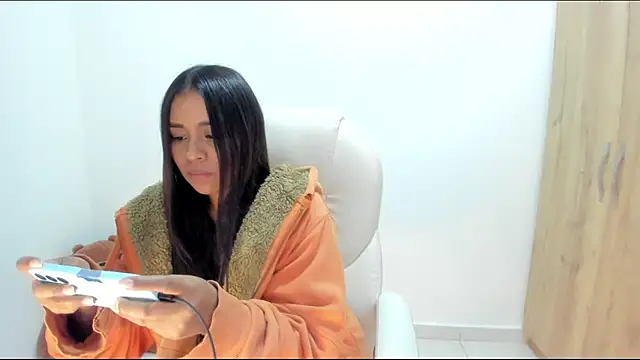 Snapshot of Ciara8 chatting on 01/16/26, 05:11 Ciara8 online show from 01/16/26, 05:11