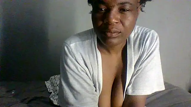 Snapshot of BeejayLoverxx chatting on 01/10/25, 04:22 BeejayLoverxx online show from 01/10/25, 04:22