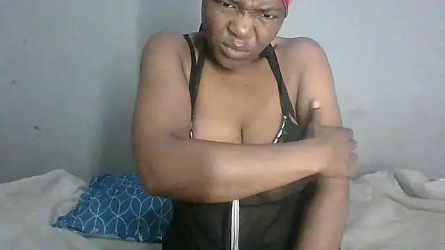 Snapshot of BeejayLoverxx chatting on 02/16/25, 05:04 BeejayLoverxx online show from 02/16/25, 05:04