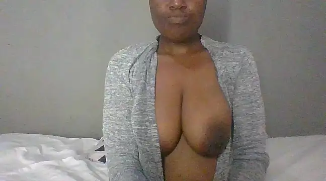 Snapshot of BeejayLoverxx chatting on 03/04/25, 09:00 BeejayLoverxx online show from 03/04/25, 09:00
