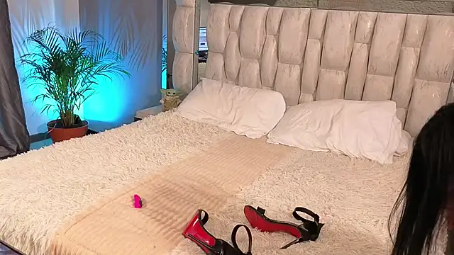 Miaparkerss  online show from 09/25/25, 11:41