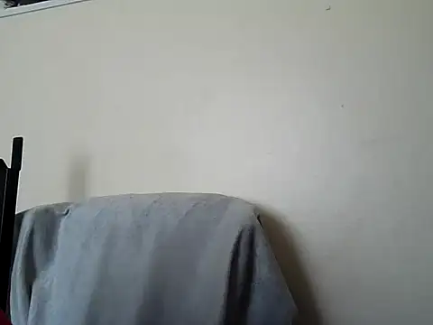 Snapshot of Ca414 chatting on 10/19/25, 08:15 Ca414 online show from 10/19/25, 08:15