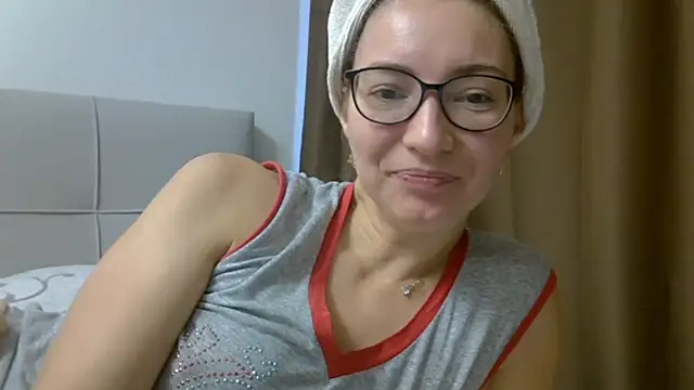 Snapshot of Ashleyspice chatting on 10/13/25, 06:13 Ashleyspice online show from 10/13/25, 06:13