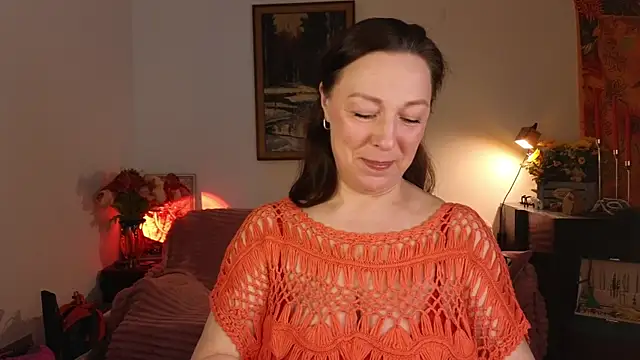 vanessawis  online show from 04/11/26, 12:15