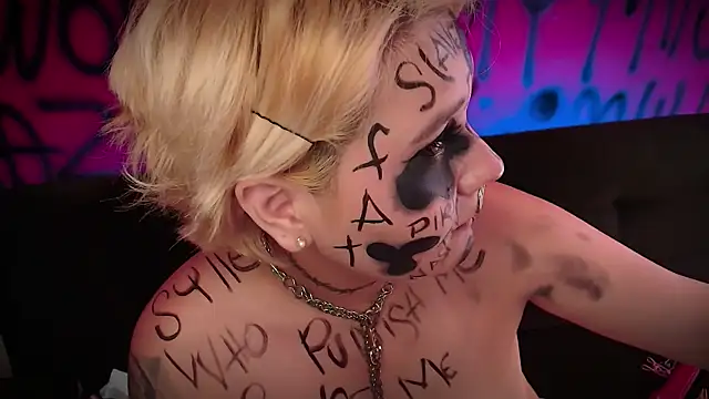 Snapshot of Laura_takint chatting on 01/30/25, 07:15 Laura takint online show from 01/30/25, 07:15