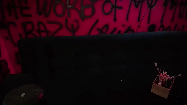 Snapshot of Laura_takint chatting on 02/05/25, 04:03 Laura takint online show from 02/05/25, 04:03