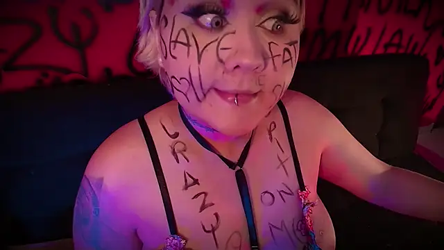 Snapshot of Laura_takint chatting on 02/24/25, 10:14 Laura takint online show from 02/24/25, 10:14