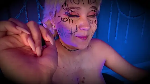 Snapshot of Laura_takint chatting on 02/28/25, 10:06 Laura takint online show from 02/28/25, 10:06