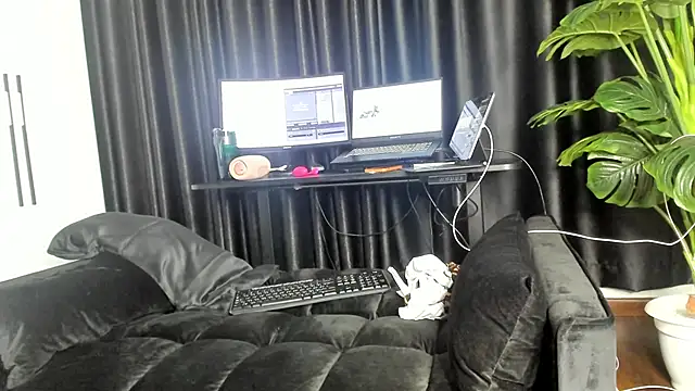 naughty bigass online show from 03/10/26, 08:14