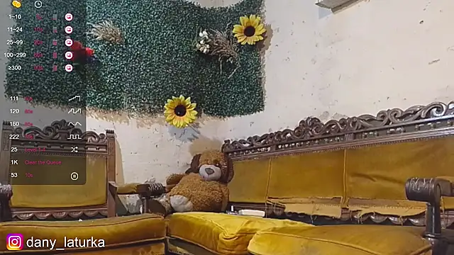 Snapshot of Bellydancerhot chatting on 02/17/25, 02:20 Bellydancerhot online show from 02/17/25, 02:20