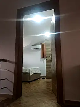 Snapshot of Bellydancerhot chatting on 10/22/25, 03:01 Bellydancerhot online show from 10/22/25, 03:01