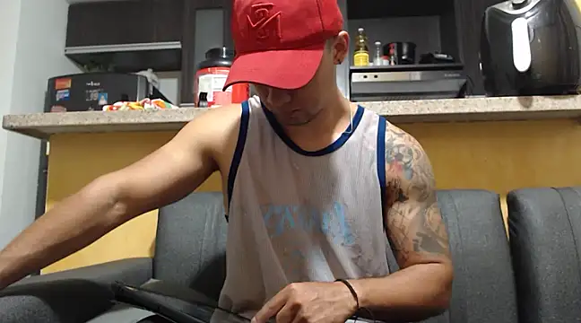 Snapshot of SimonRoberth chatting on 03/02/25, 10:59 SimonRoberth online show from 03/02/25, 10:59