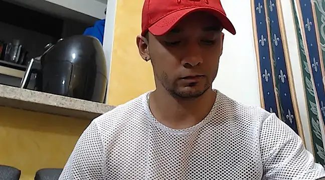 Snapshot of SimonRoberth chatting on 03/08/25, 11:18 SimonRoberth online show from 03/08/25, 11:18