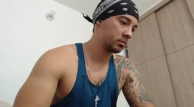 Snapshot of SimonRoberth chatting on 03/20/25, 09:13 SimonRoberth online show from 03/20/25, 09:13