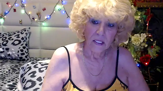 HappyWomanOn online show from 04/21/26, 06:41