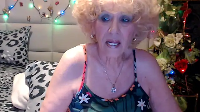 HappyWomanOn online show from 04/24/26, 09:01