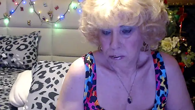 HappyWomanOn online show from 04/25/26, 06:16