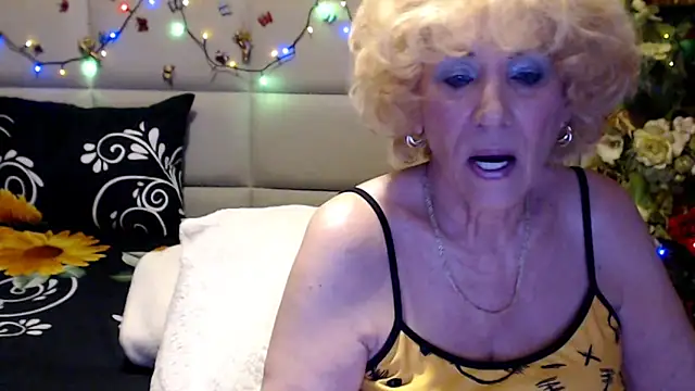 HappyWomanOn online show from 05/21/26, 06:31