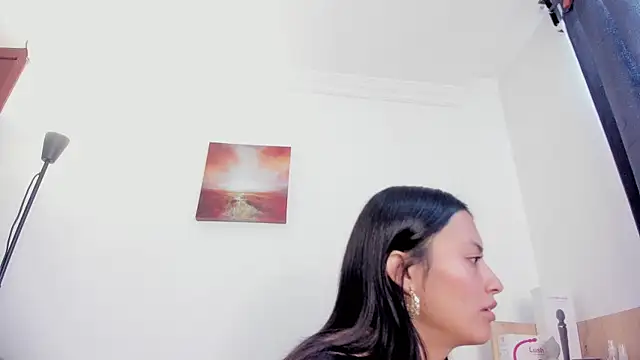 nia  white online show from 09/10/25, 04:07