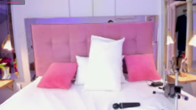 Ahincale online show from 02/17/26, 08:04