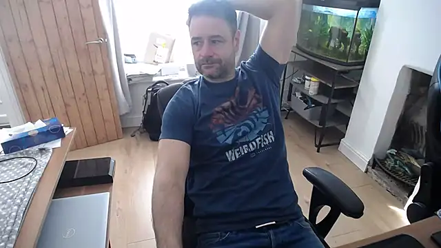 Snapshot of rob2810 chatting on 03/20/25, 09:37 rob2810 online show from 03/20/25, 09:37