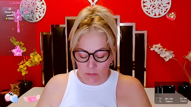 Nayla Garner online show from 02/04/25, 05:01