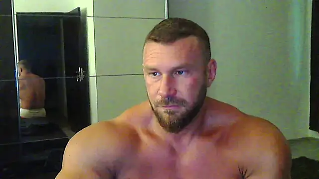 Snapshot of muscularkevin chatting on 07/04/26, 03:35 muscularkevin online show from 07/04/26, 03:35