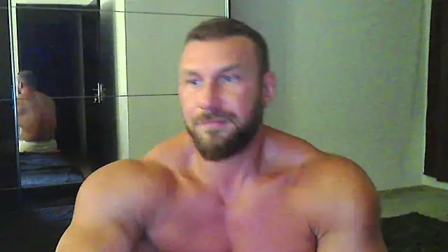 Snapshot of muscularkevin chatting on 07/08/26, 06:12 muscularkevin online show from 07/08/26, 06:12