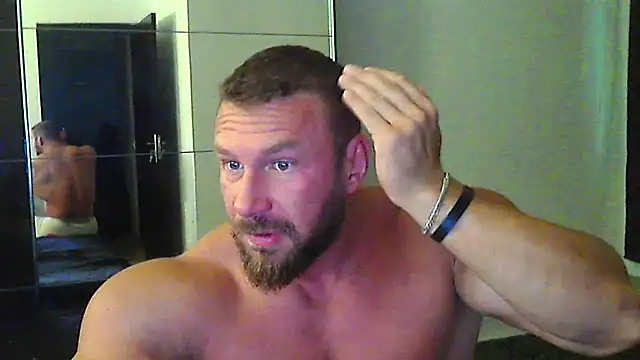 Snapshot of muscularkevin chatting on 07/12/26, 03:30 muscularkevin online show from 07/12/26, 03:30