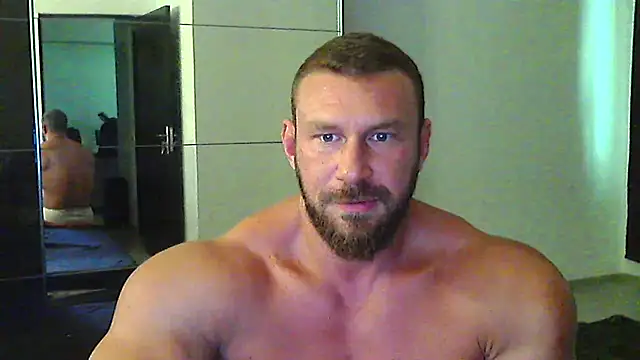 Snapshot of muscularkevin chatting on 07/15/26, 01:27 muscularkevin online show from 07/15/26, 01:27