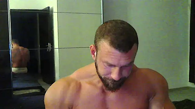 Snapshot of muscularkevin chatting on 07/16/26, 03:01 muscularkevin online show from 07/16/26, 03:01