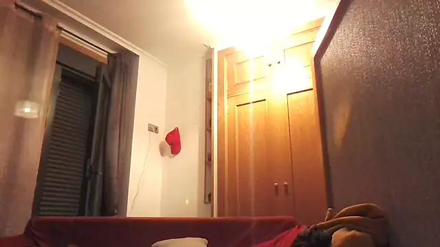 Snapshot of davigochi77bcn chatting on 12/04/24, 08:40 davigochi77bcn online show from 12/04/24, 08:40