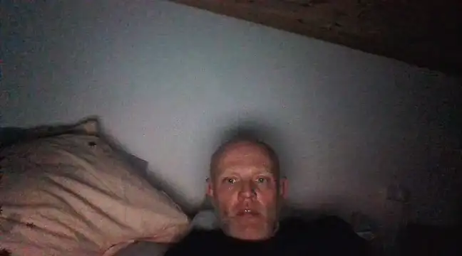 Snapshot of davigochi77bcn chatting on 03/05/25, 02:36 davigochi77bcn online show from 03/05/25, 02:36