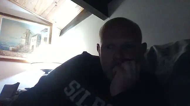 Snapshot of davigochi77bcn chatting on 03/16/25, 10:09 davigochi77bcn online show from 03/16/25, 10:09