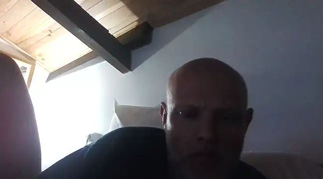 Snapshot of davigochi77bcn chatting on 03/19/25, 10:31 davigochi77bcn online show from 03/19/25, 10:31