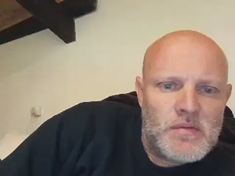 Snapshot of davigochi77bcn chatting on 03/21/25, 08:29 davigochi77bcn online show from 03/21/25, 08:29